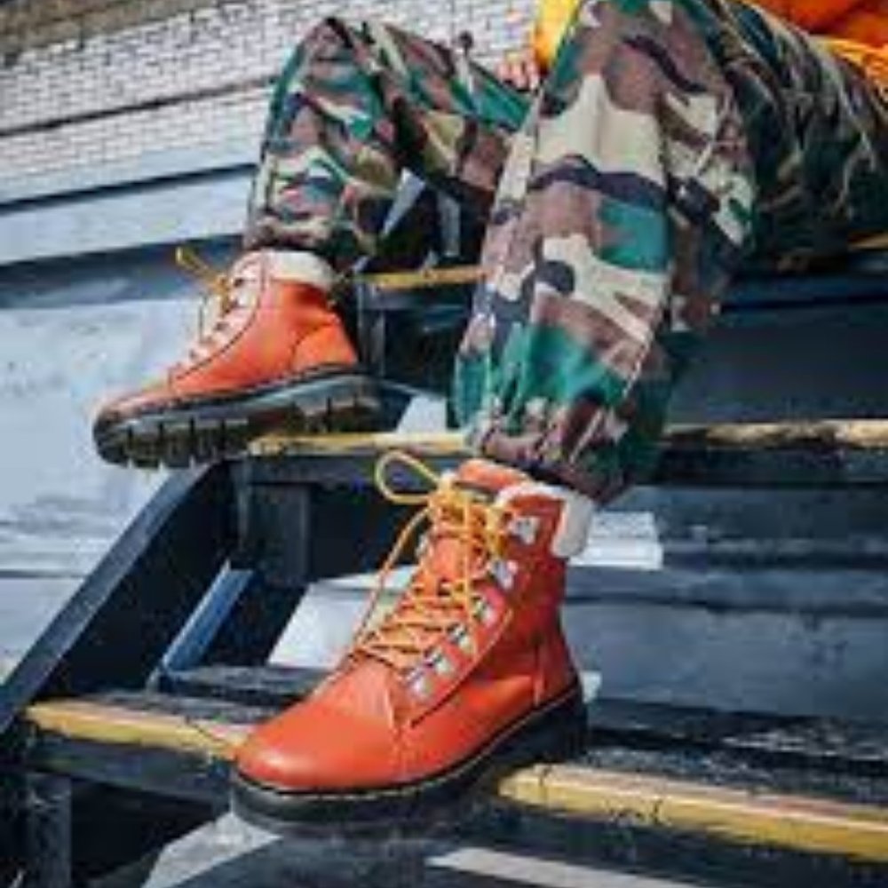 Dr. Martens Combs sherpa fur leather boot chestnut brown shoes size 9